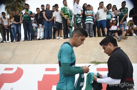 Santos entrena ante aficionados