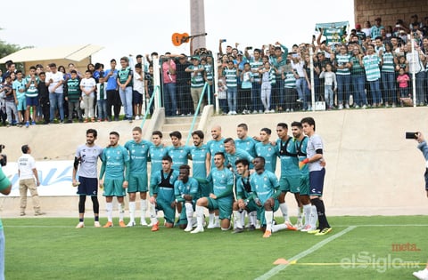Santos entrena ante aficionados