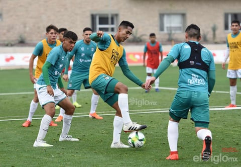 Santos entrena ante aficionados
