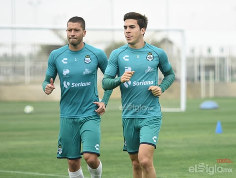 Santos entrena ante aficionados