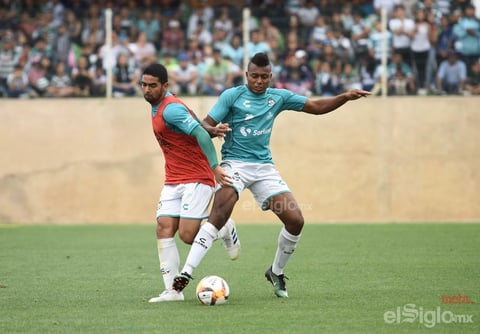 Santos entrena ante aficionados