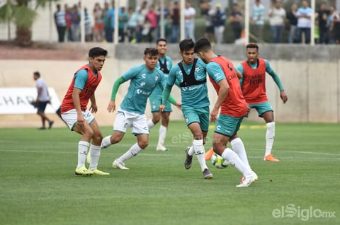Santos entrena ante aficionados