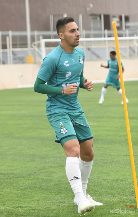 Santos entrena ante aficionados
