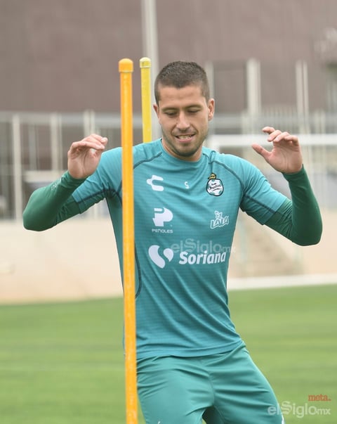 Santos entrena ante aficionados