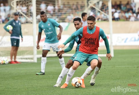 Santos entrena ante aficionados