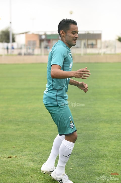 Santos entrena ante aficionados