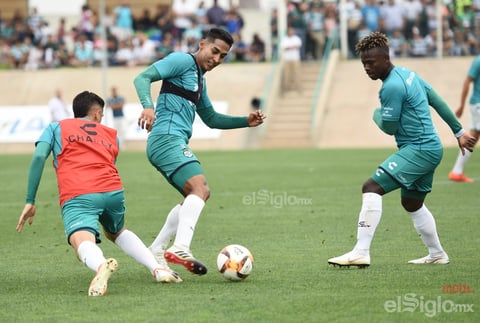 Santos entrena ante aficionados
