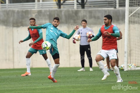 Santos entrena ante aficionados