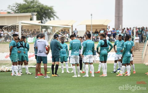Santos entrena ante aficionados