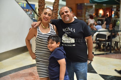 24042019 Liliana, César y André.