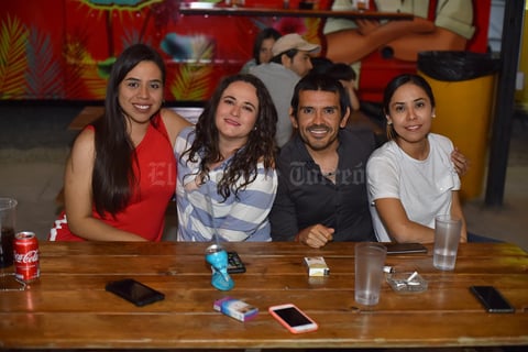 25042019 Jessica, Elena, Adrián y Tony.