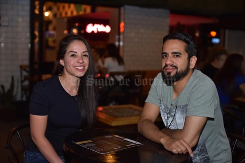 26042019 Gina y Ro.