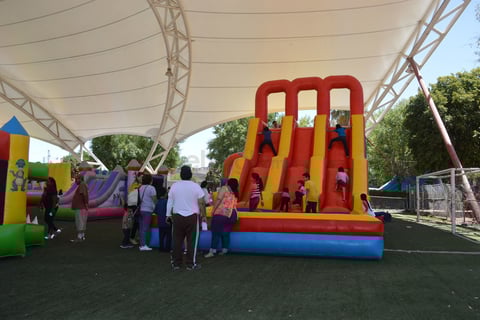 Aprovechen hoy y mañana. Iniciaron desde ayer 26 de abril. Estarán este sábado 27 de abril y mañana domingo es el último día. La entrada es completamente gratuita pues el objetivo es que acudan las familias y los niños festejen antes su día.