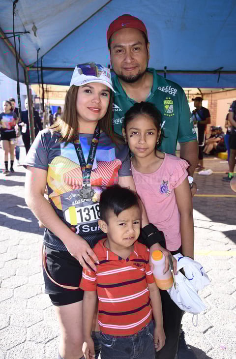 Eduardo, Dayleen, Yurian y Emiliano