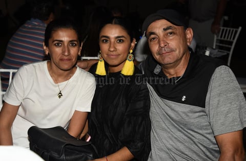 27042019 Alejandro, Ale y Erika.