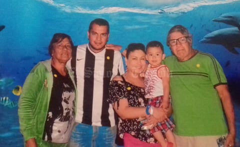 27042019 Marigela, Gloria, Elsa Ma., Lety, Chelita y Mary en la junta mensual del CCPL.