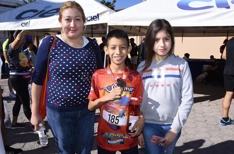 Sandra Lorena, Lorena Dayana y Luis Leonardo