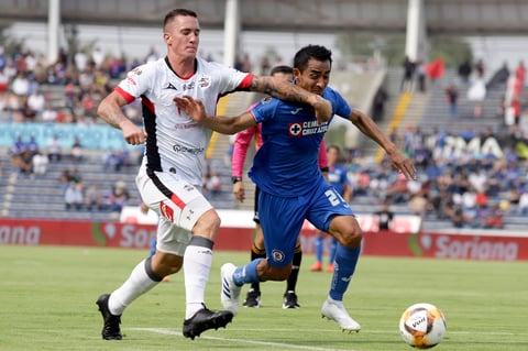 Cruz Azul golpea a Lobos BUAP