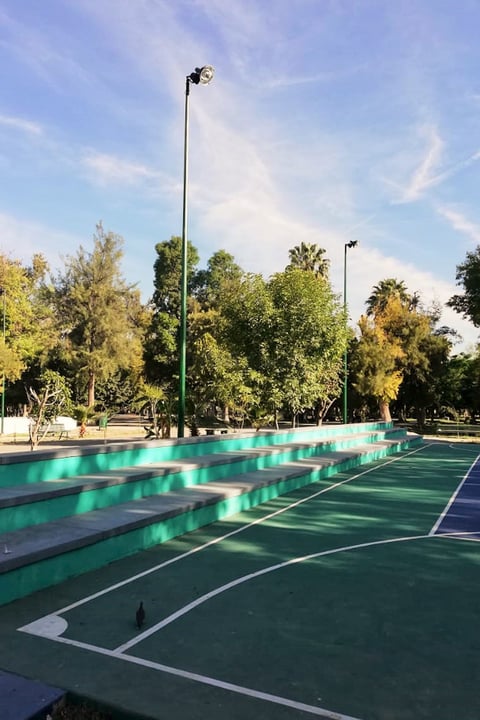 Algunas canchas ya cuentan con alumbrado, por lo que los visitantes podrán disfrutar de su deporte sin importar que sea de noche.
