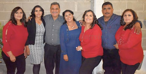 29042019 FESTEJAN A MARíA LUISA Y JOSé LUIS.  Martha, Guadalupe, José Luis, Lourdes, Rosario, Roberto y María Luisa Canales Domínguez en reciente celebración.