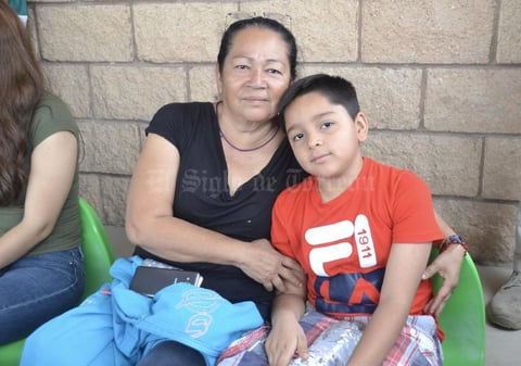 29042019 EN FAMILIA.  Antonia y Jared.