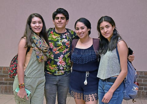 30042019 Maricarmen, Sebastián, Andrea y Marifer.