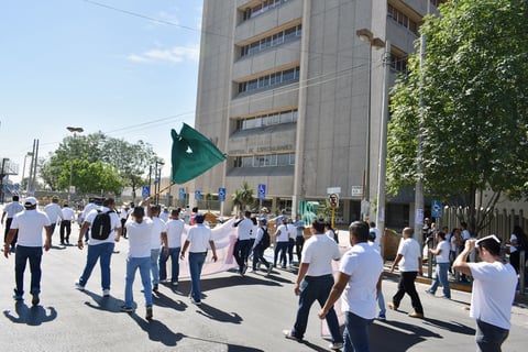 Sergio García Belmonte, secretario del Exterior del organismo sindical, informó que una enfermera atiende hasta 12 personas por turno y un médico general hasta 25 derechohabientes.