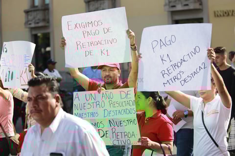 Las manifestaciones por el 1 de Mayo iniciaron desde las 8:30 horas cuando salió la primera marcha de las oficinas centrales de la CTM hacia la plaza Cuarto Centenario.