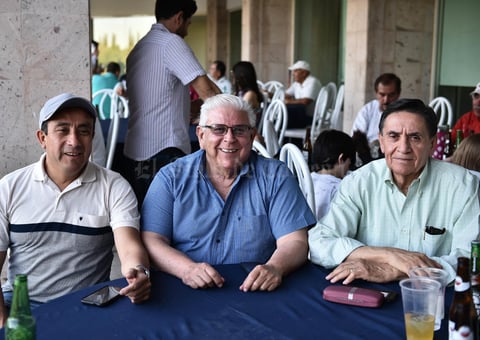 01052019 ENTRE AMIGOS.  Jaime, Julio y Nazario.