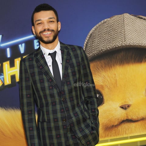 El actor estadounidense Justice Smith asiste al estreno estadounidense de la película 'Pokemon Detective Pikachu'