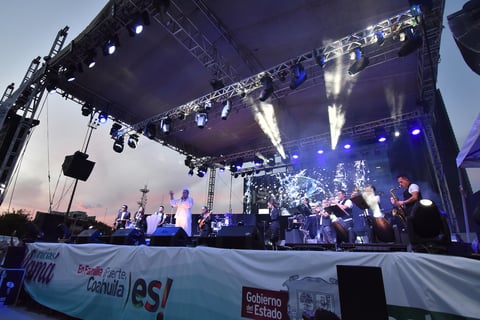El espectáculo fue organizado por el DIF estatal dentro de una gira por diversas ciudades denominada Con cierto amor, a propósito de los festejos del 10 de mayo.