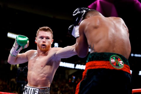 'Canelo' Álvarez derrota a Daniel Jacobs