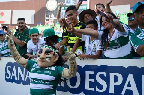 Santos cierra con victoria