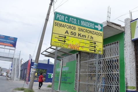 Algunas de las estructuras que aún hay en el Centro de la ciudad, cuenta con nomenclaturas que ya cumplieron con su ciclo de vida y que a la fecha se encuentran completamente dañadas.