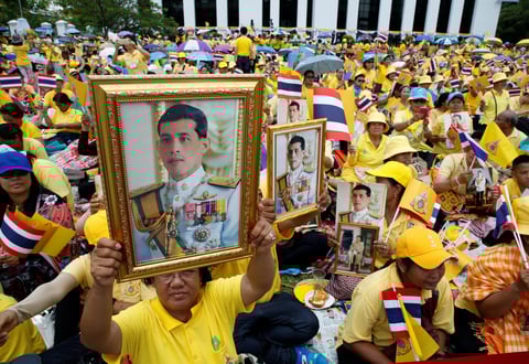 Reyes de Tailandia participan en primera audiencia pública tras coronación