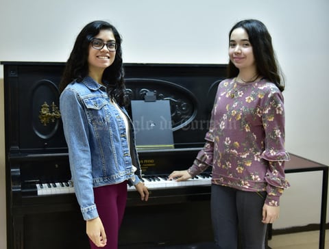 05052019 CONTENTAS.  Daniela Flores y Tania Galarza.
