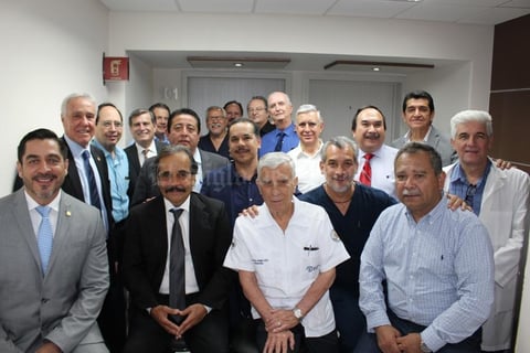 05052019 LA FOTO DEL RECUERDO.  Médicos especialistas presentes en la inauguración de la nueva Unidad de Maternidad del Sanatorio Español.