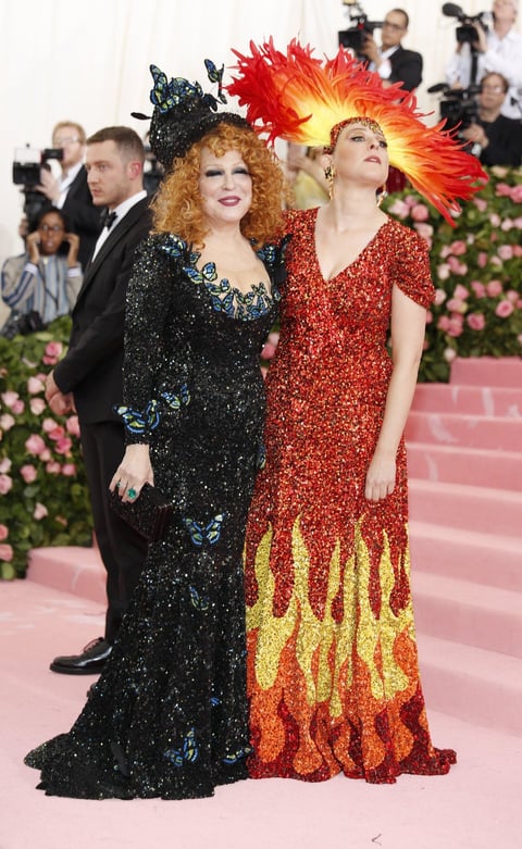 Bette Midler y Sophie Von Haselberg.