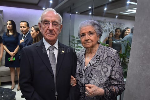 07052019 EN PAREJA.  Arsenio y Eva.
