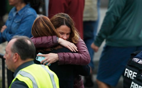 'He estado aquí por 30 años. He visto muchas cosas. Pero esta comunidad es tranquila. Esto es inusual para nosotros', agregó la subalguacil.