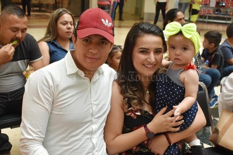 08052019 Fabián, Laura y Emilia.