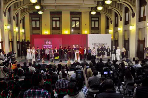 López Obrador festejó a las madres este 10 de mayo.