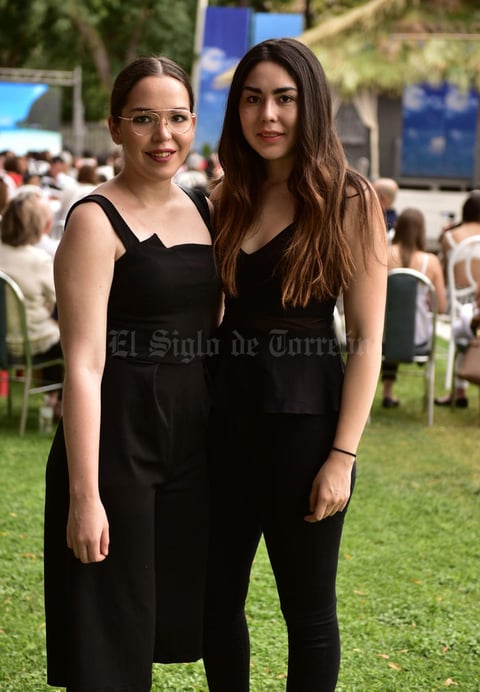 Mónica y Marina
