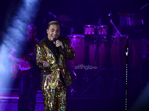 'Te amo Cristian', 'Dónde dejaste a la suegra -Verónica Castro-' y '¡Cristiaaaan!', fueron algunos gritos que se escucharon de las laguneras que más se emocionaron a lo largo del show.