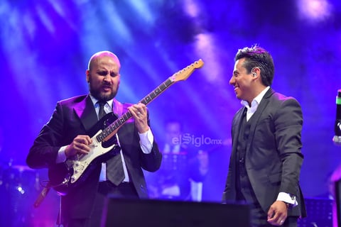 Los músicos capitalinos fueron los primeros en mostrar su talento ante la audiencia.