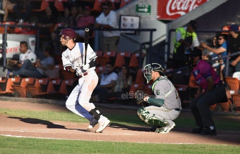 Travis Banwart se llevó la victoria al lanzar 5 innings de 5 imparables y 2 carreras, otorgó par de pasaportes y abanicó a 6 enemigos, la derrota fue para Édgar Osuna en labor de 4 entradas y 2 tercios, recibió 10 hits y 6 carreras, además de expedir un boleto y recetar 2 ponches.