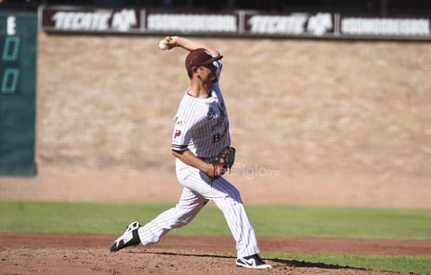 Inició Francisco Rivera con un doblete por toda la línea del jardín de la derecha, siguió Adrián Gutiérrez para ceder el primer out por la vía del ponche, pero apenas Banwart estaba disfrutando el 'chocolate' cuando Missael Rivera, al primer picheo de su turno, depositó la pelota de hit en el jardín central, permitiendo a Francisco llegar hasta home.