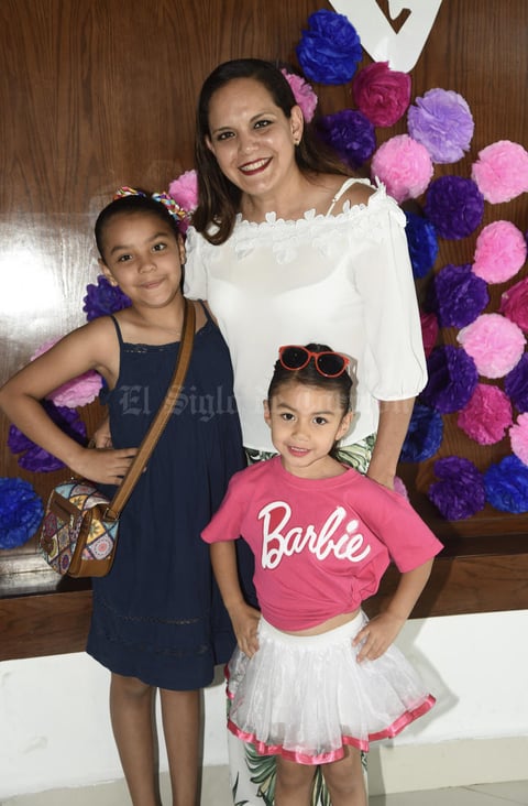 12052019 Patricia con sus hijas Eva María y Mía Victoria.