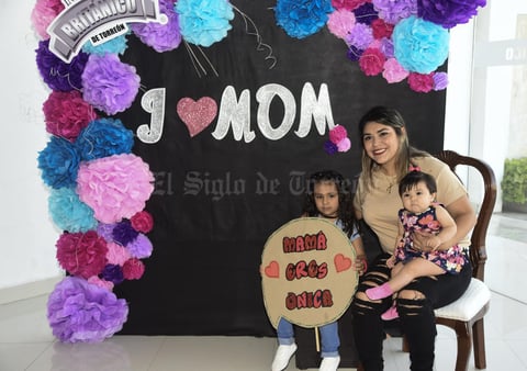 12052019 Tania y sus hijas Sarah y Lucía.