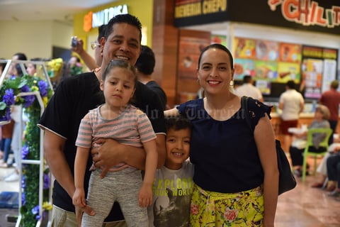14052019 Carlos, Isis, Alexa y Fernando.
